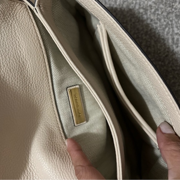 Tory Burch cream with gold hardware shoulder clutch - Picture 3 of 8